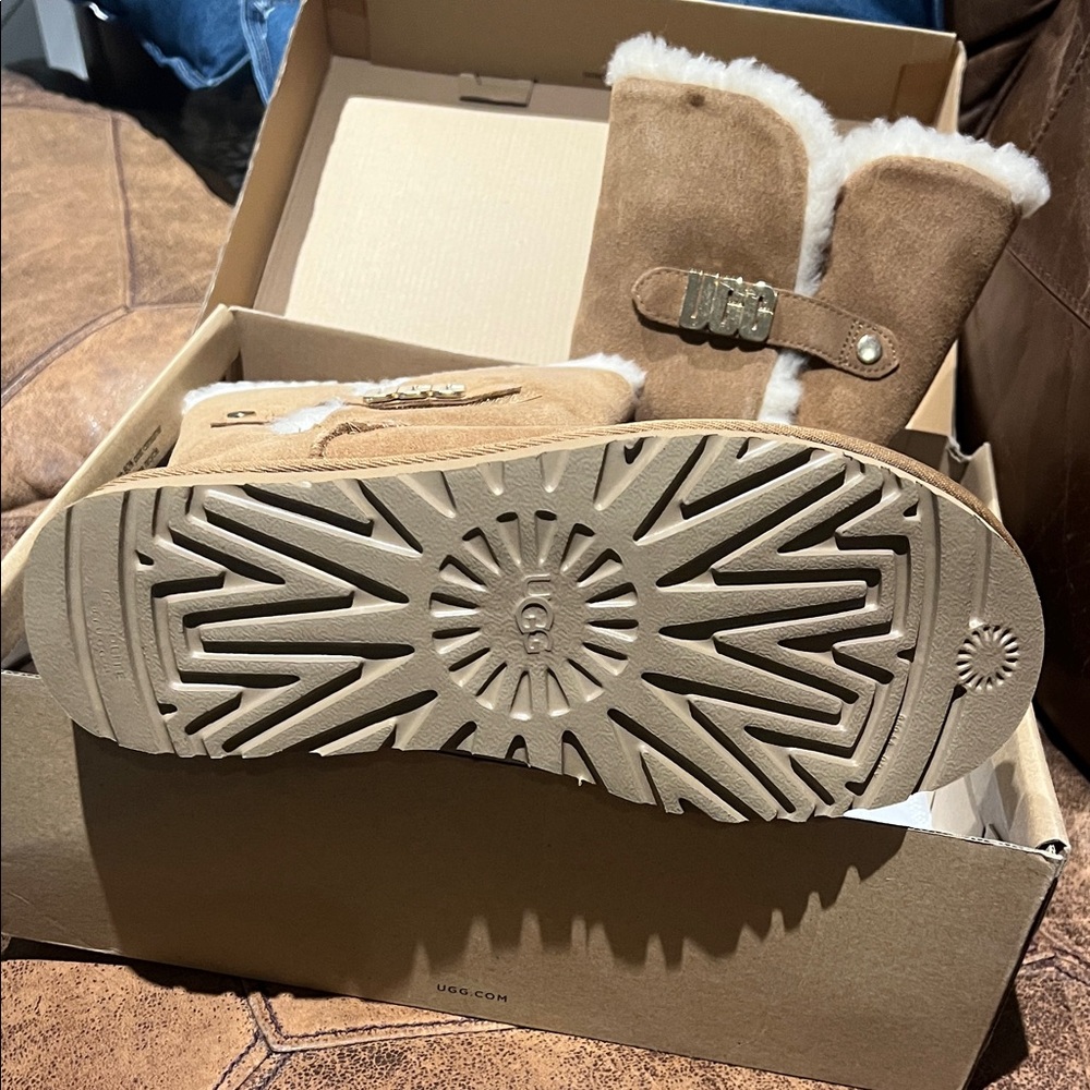 UGG Women's Brown Winter Boots - Picture 3 of 5